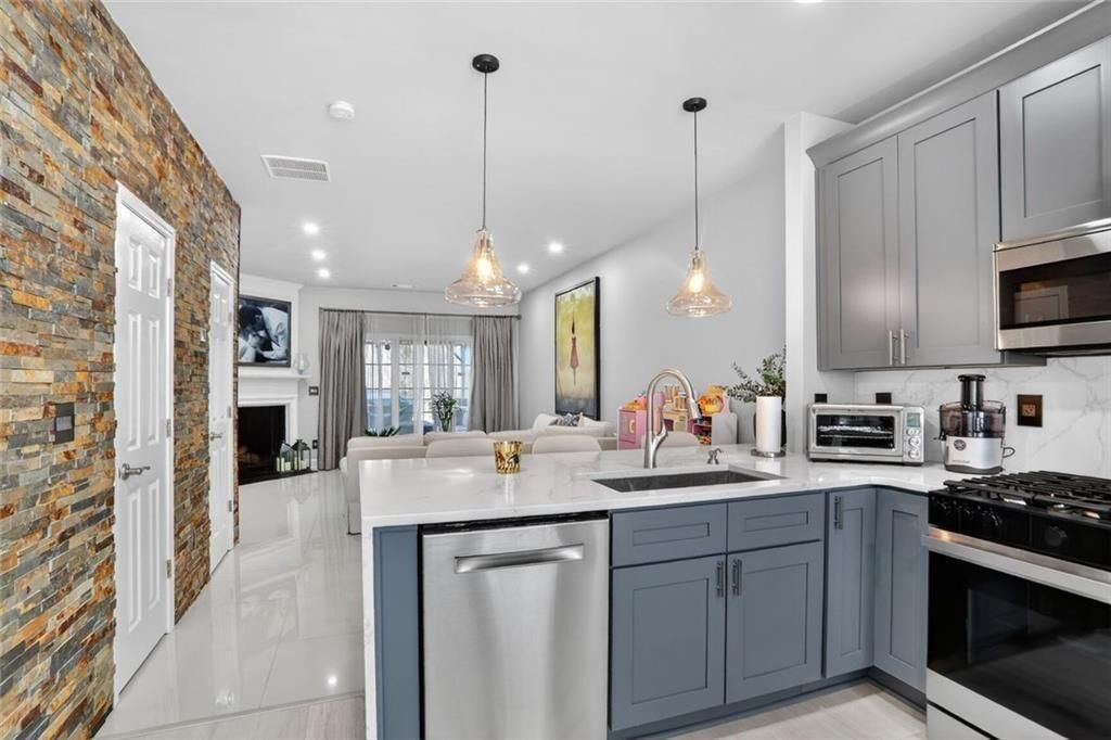 205 Devonshire Drive, Alpharetta, GA 30022 Main Photo