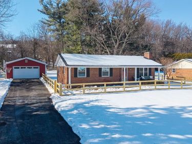 9 HONEYBEE AVENUE, ROUND HILL, VA 20141