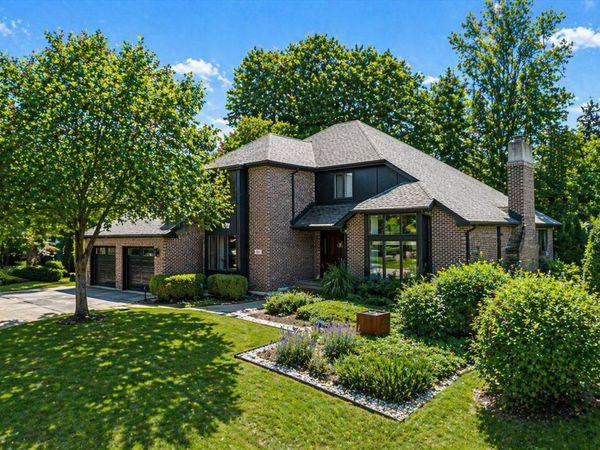 7612 Ridgewood Lane, Burr Ridge, IL 60527