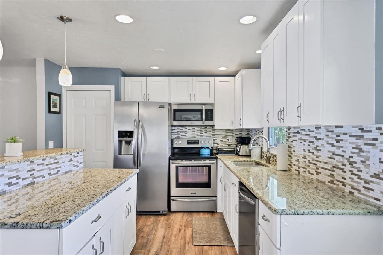 3425 Fairview Drive, Sarasota, FL 34239 Photo