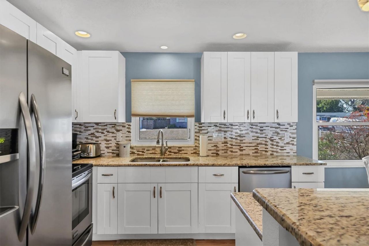 3425 Fairview Drive, Sarasota, FL 34239 Photo