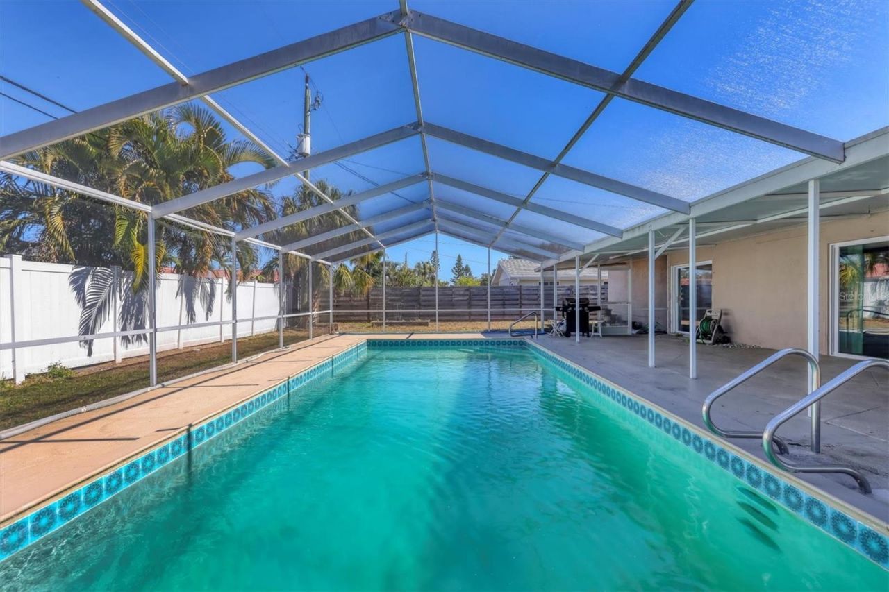 3425 Fairview Drive, Sarasota, FL 34239 Photo