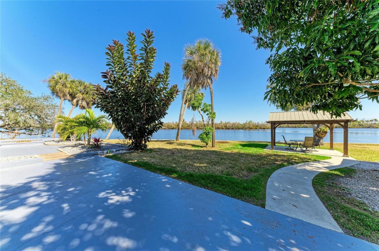 9610 SW Yacht Drive, Arcadia, FL 34269 Photo