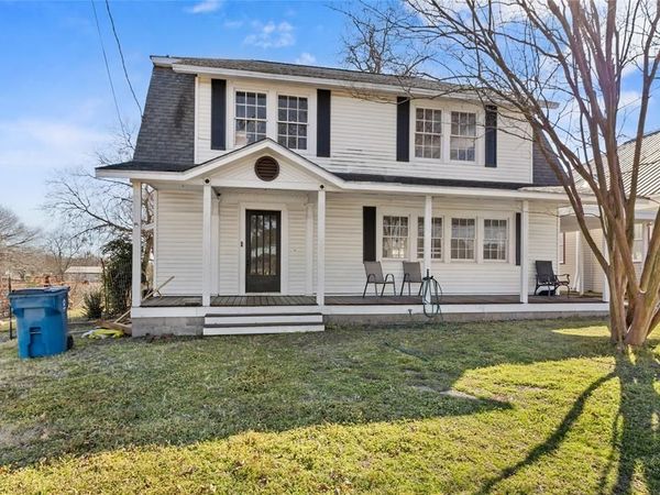 206 S Avenue B , Wortham, TX 76693