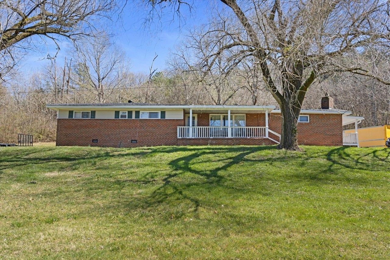 930 Runyan Dr, Chattanooga, TN 37405 Main Photo