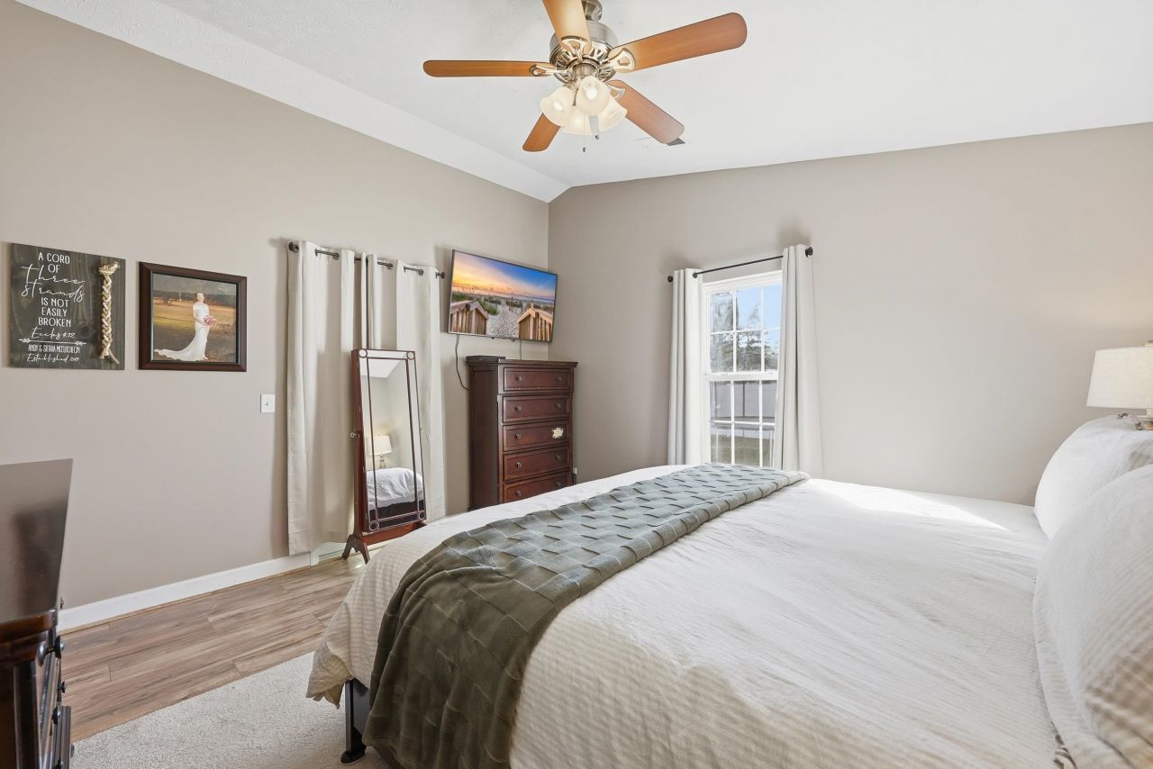 2204 Meadowood Ln. Photo 20