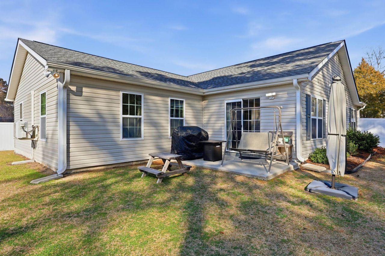 2204 Meadowood Ln. Photo 35