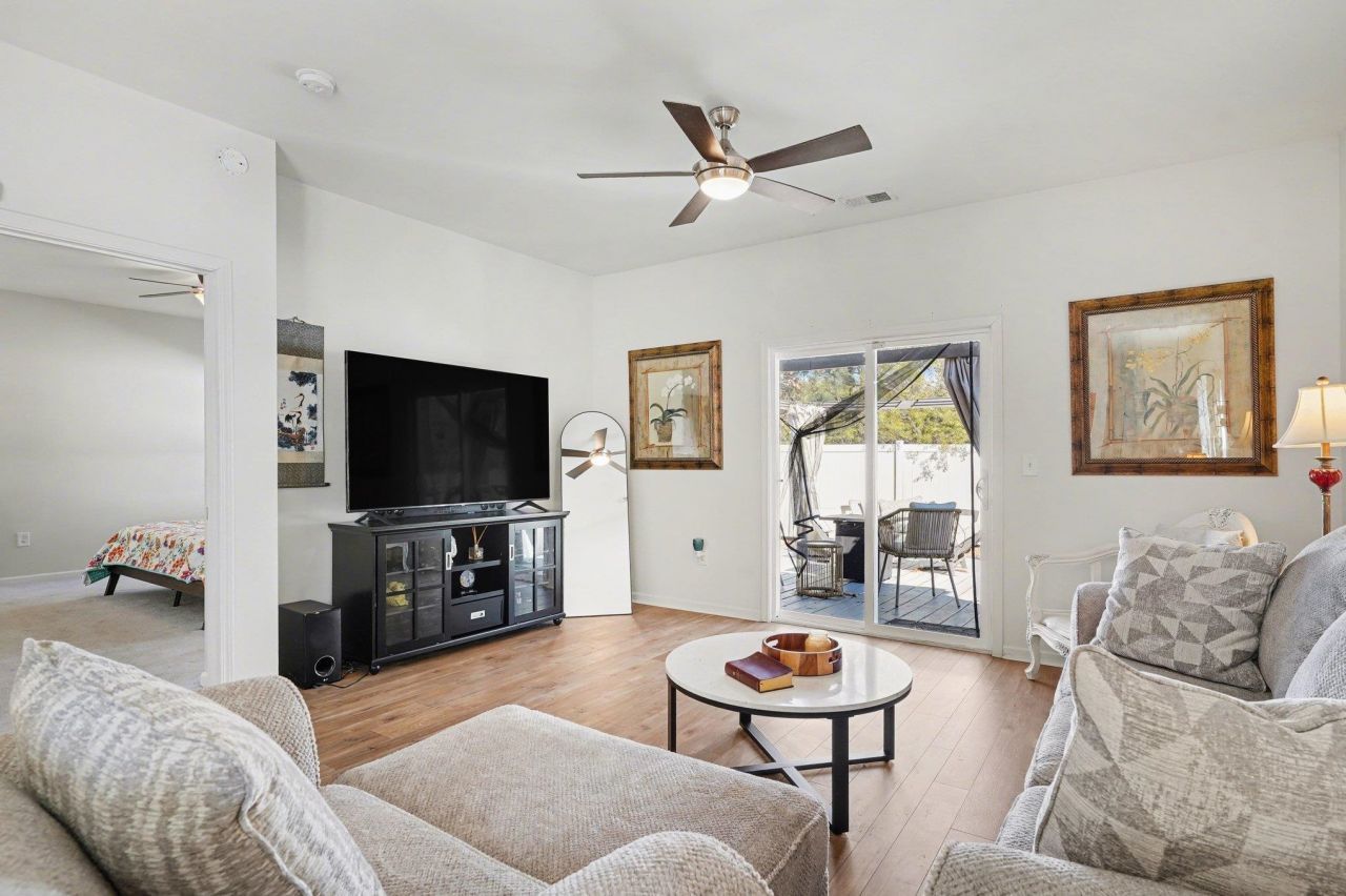 379 Hidden Cove Dr.  Photo 5