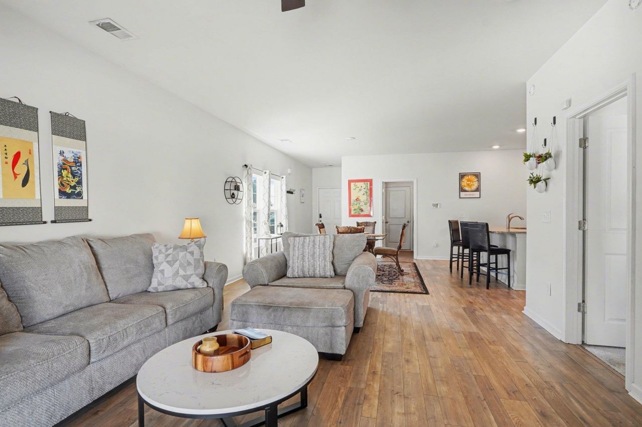 379 Hidden Cove Dr.  Photo 7