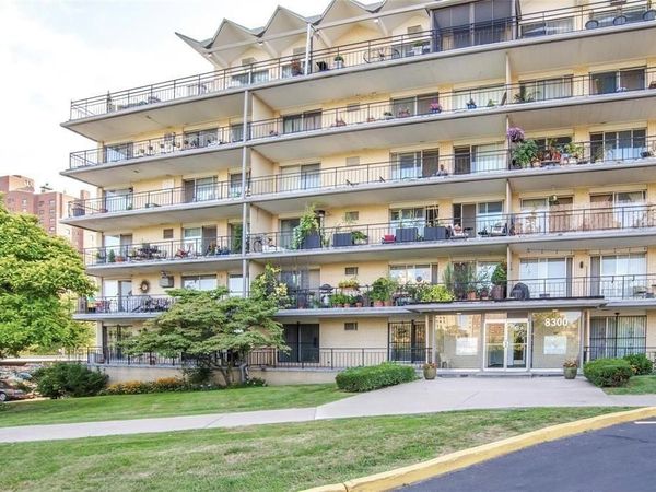 8300 E Jefferson Avenue, Unit 104, Detroit, MI 48209
