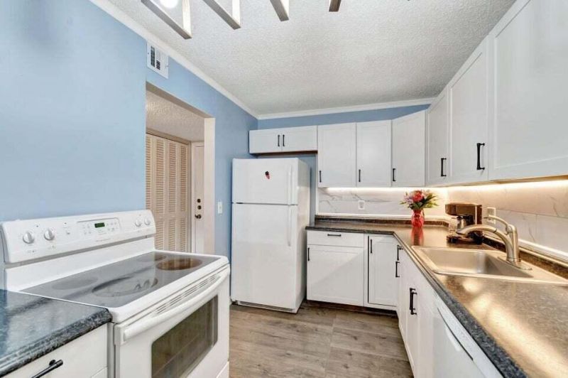 1516 S Lakeside Drive, Unit 307, Lake Worth Beach, FL 33460 Photo