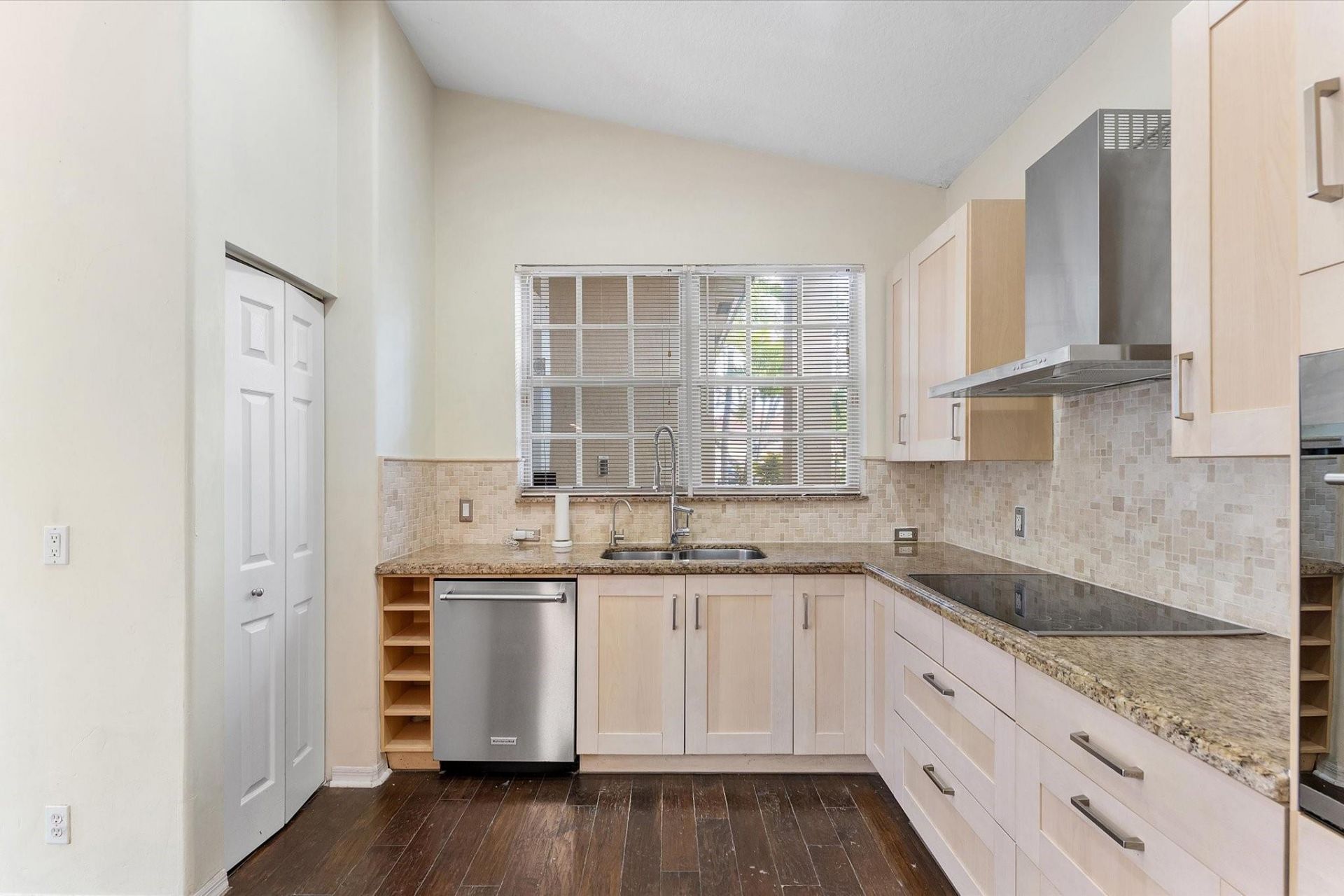 5728 NW 122nd Way, Coral Springs, FL 33076 Photo