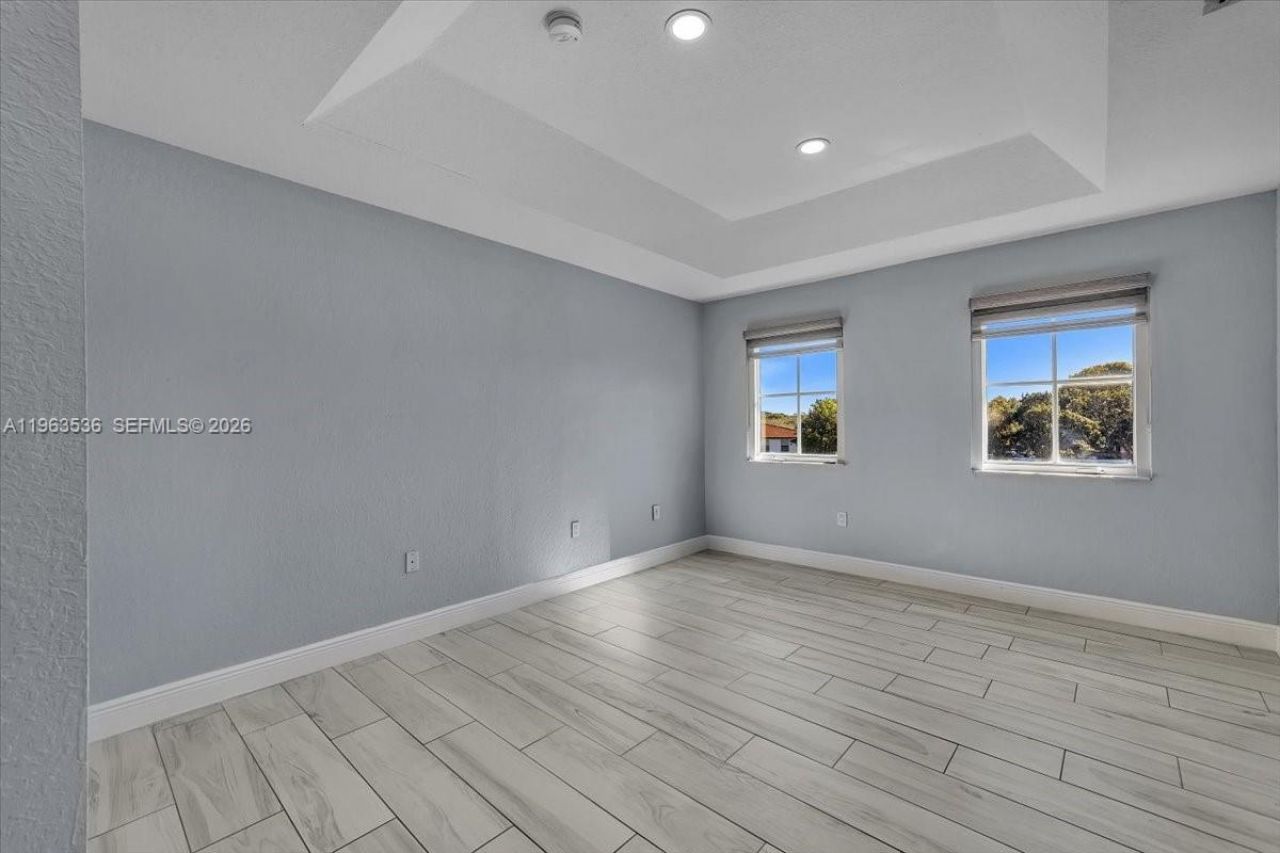 150 Jacaranda Country Club Dr, Unit 200, Plantation, FL 33324 Photo