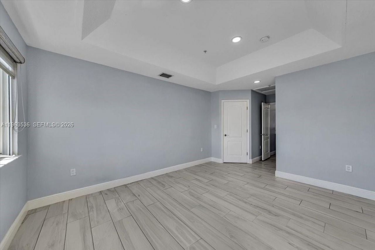 150 Jacaranda Country Club Dr, Unit 200, Plantation, FL 33324 Photo