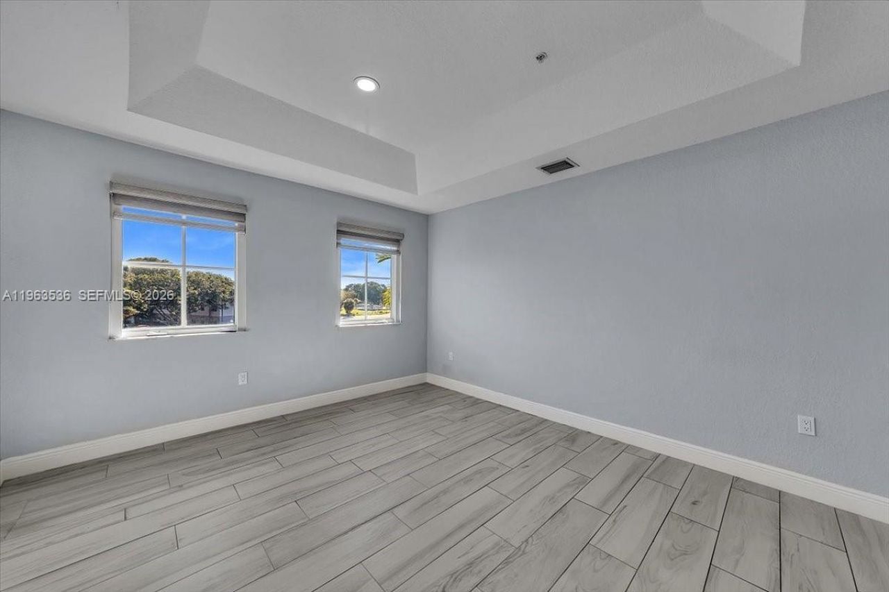 150 Jacaranda Country Club Dr, Unit 200, Plantation, FL 33324 Photo