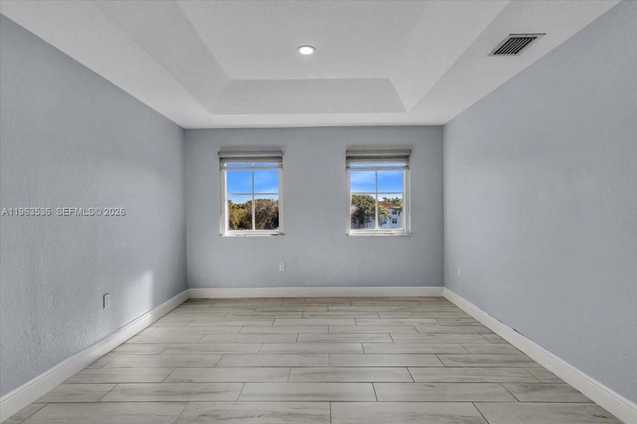 150 Jacaranda Country Club Dr, Unit 200, Plantation, FL 33324 Photo