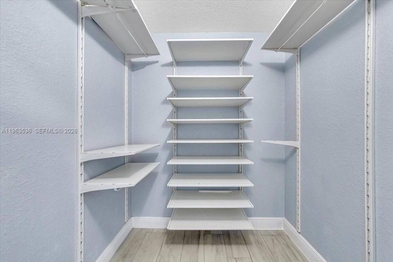 150 Jacaranda Country Club Dr, Unit 200, Plantation, FL 33324 Photo