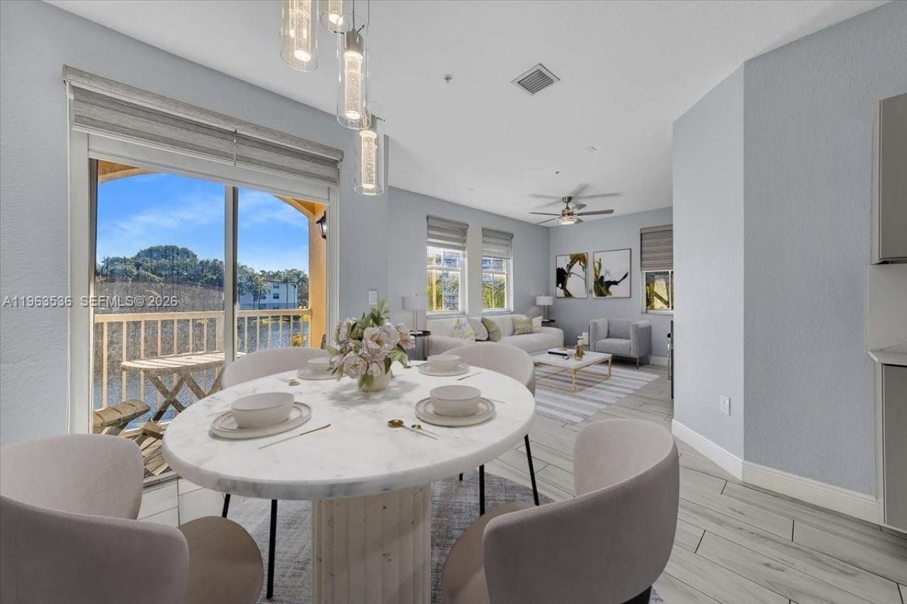 150 Jacaranda Country Club Dr, Unit 200, Plantation, FL 33324 Photo