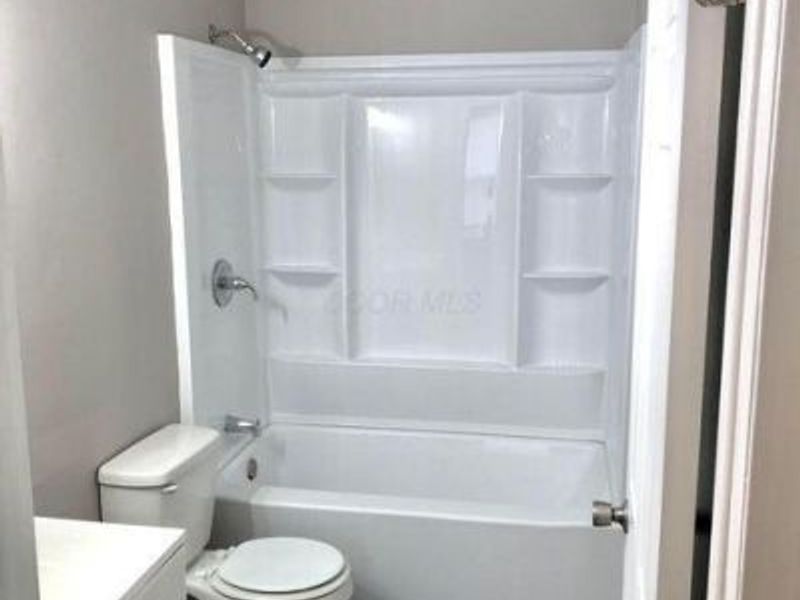 5700 Crossing Court , Unit 4, Columbus, OH 43231 Photo 11