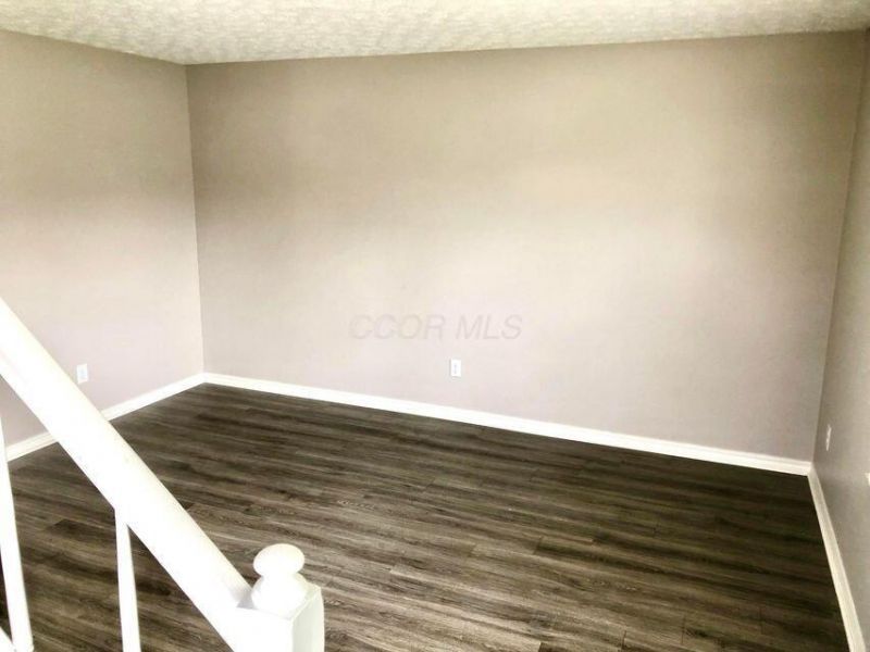 5700 Crossing Court , Unit 4, Columbus, OH 43231 Photo 3