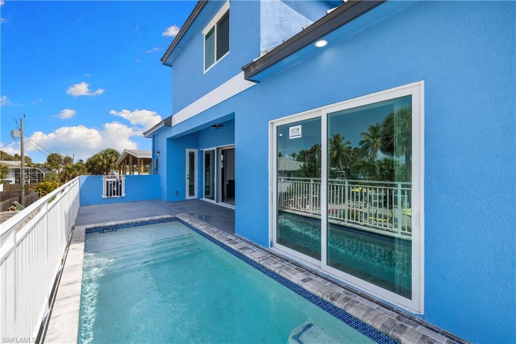 137 Hibiscus Dr, Fort Myers Beach, FL 33931 Photo