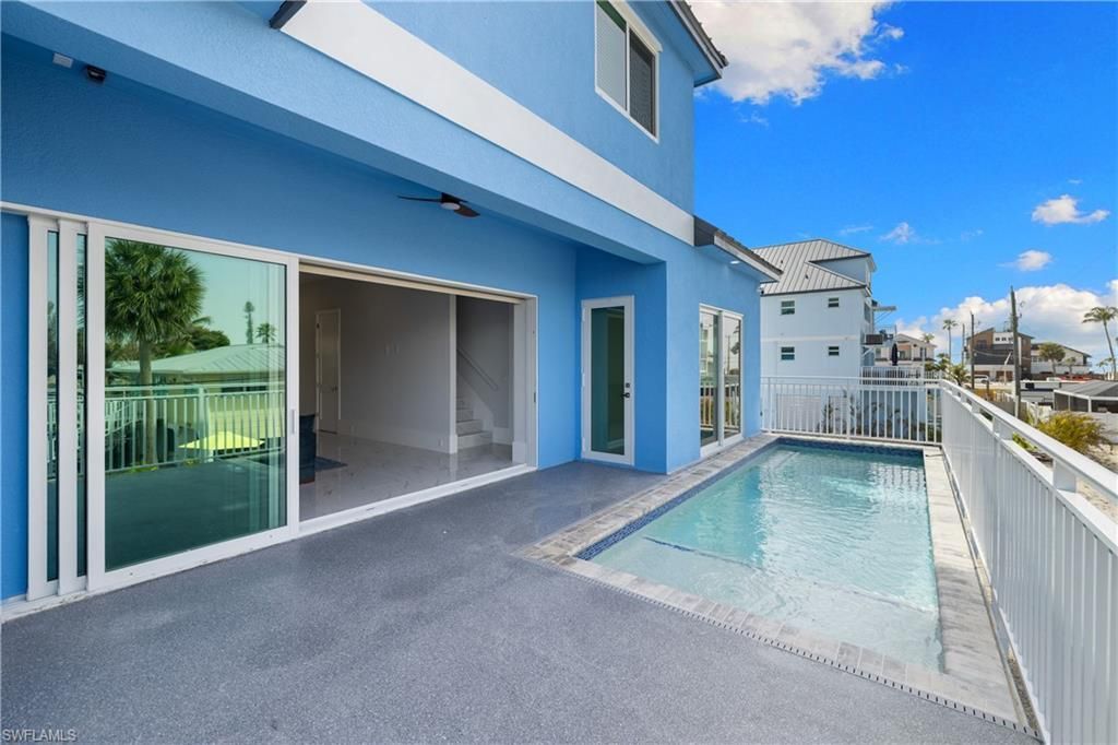 137 Hibiscus Dr, Fort Myers Beach, FL 33931 Photo