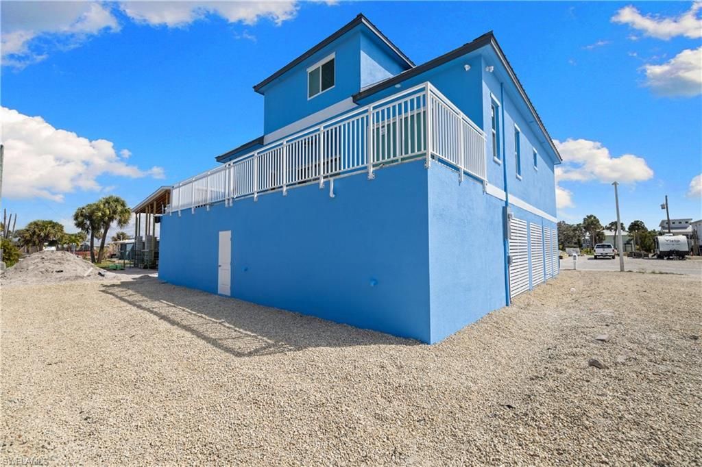 137 Hibiscus Dr, Fort Myers Beach, FL 33931 Photo