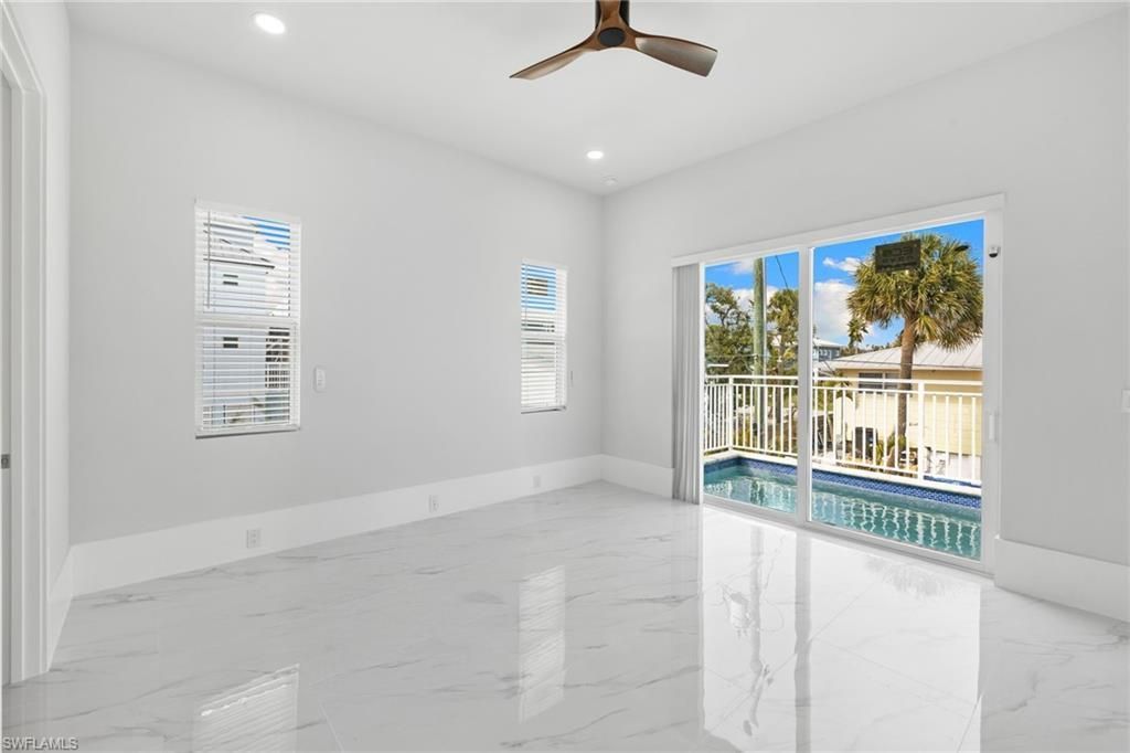 137 Hibiscus Dr, Fort Myers Beach, FL 33931 Photo