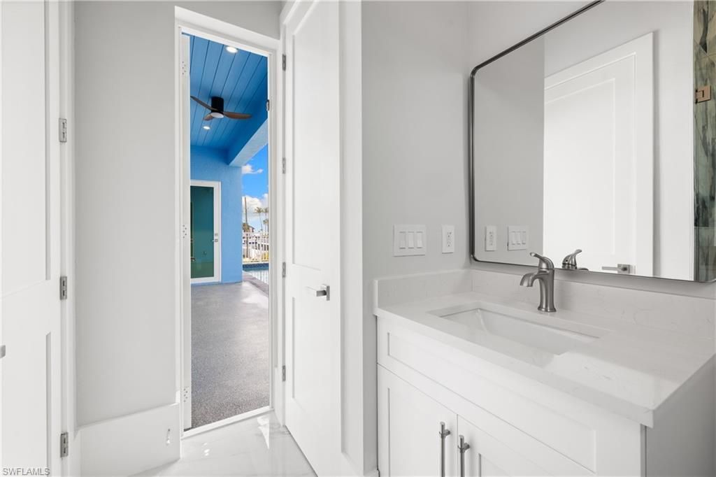 137 Hibiscus Dr, Fort Myers Beach, FL 33931 Photo