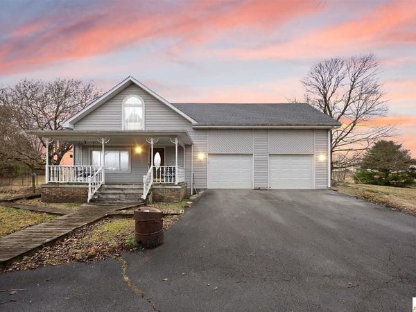 1856 Whitney Woods Road , Cave City, KY 42127