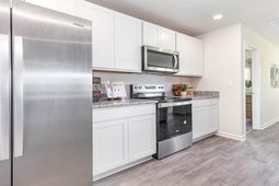 355 Skyward St. photo 4