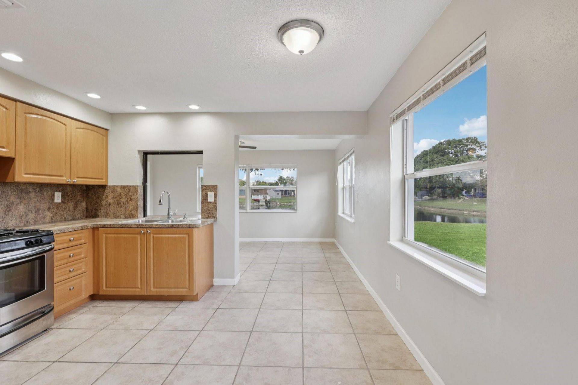 6901 NW 28th Street, Sunrise, FL 33313 Photo