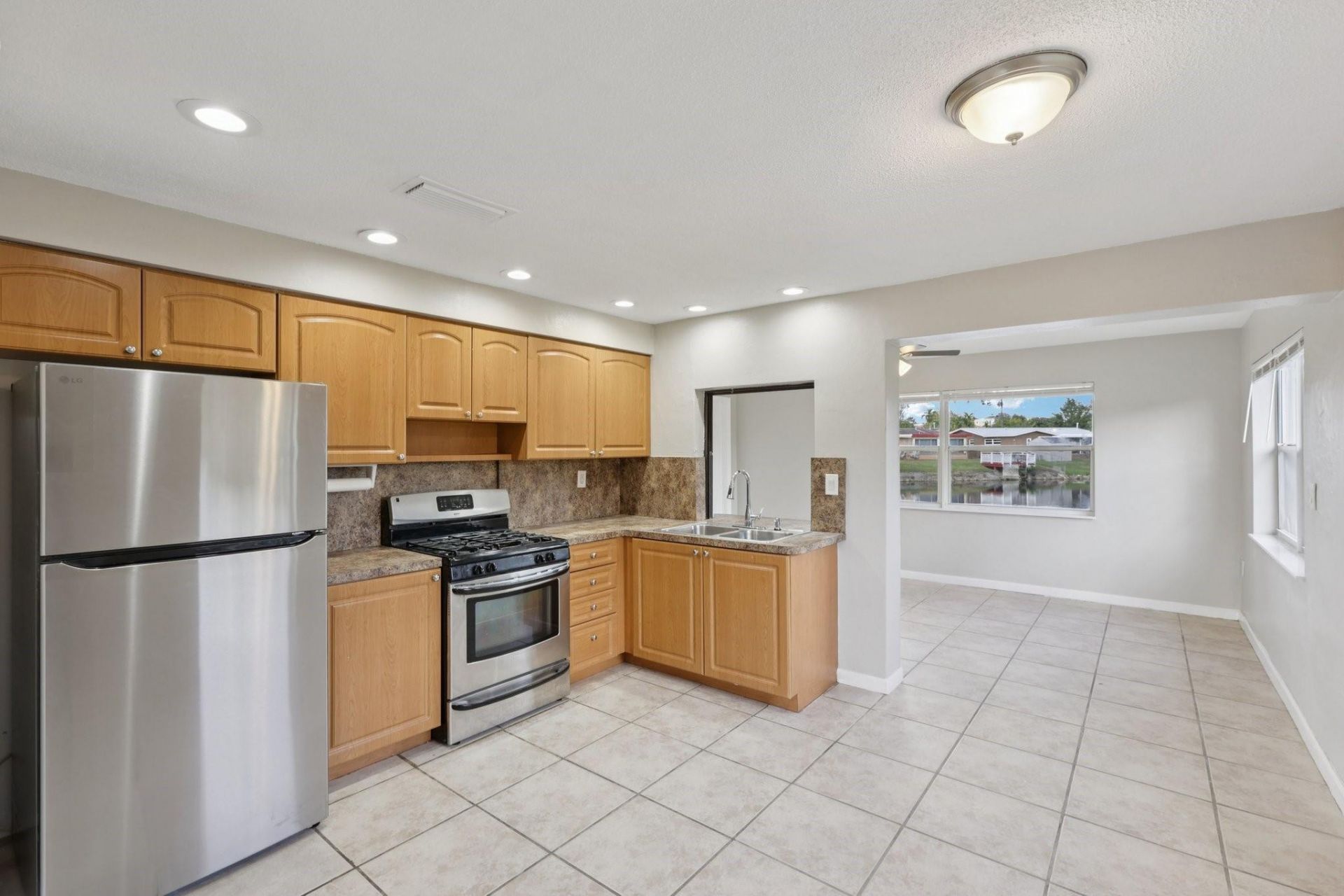 6901 NW 28th Street, Sunrise, FL 33313 Photo