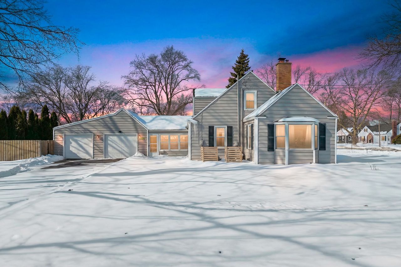 2030 Paddington Road, Kalamazoo, MI 49001 Main Photo