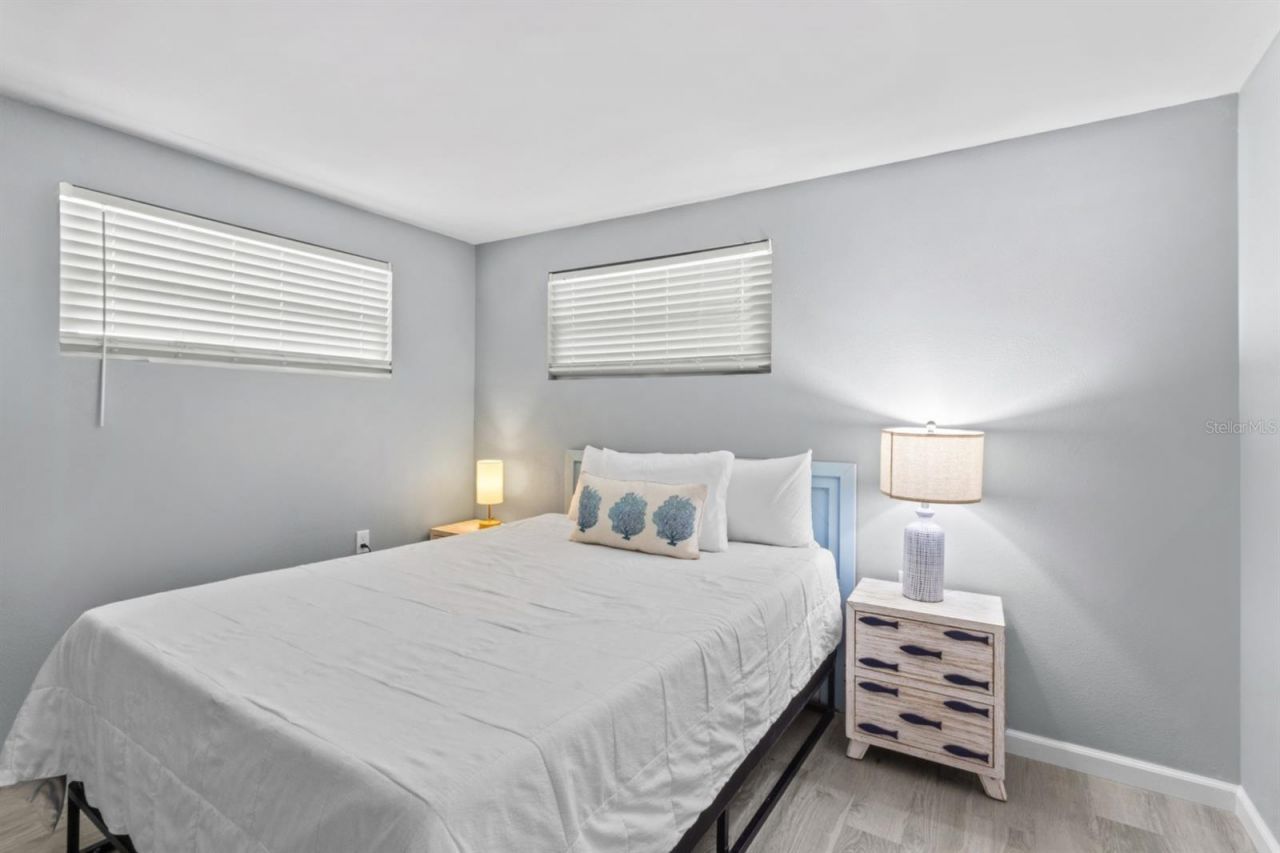 690 Fox Street, Longboat Key, FL 34228 Photo