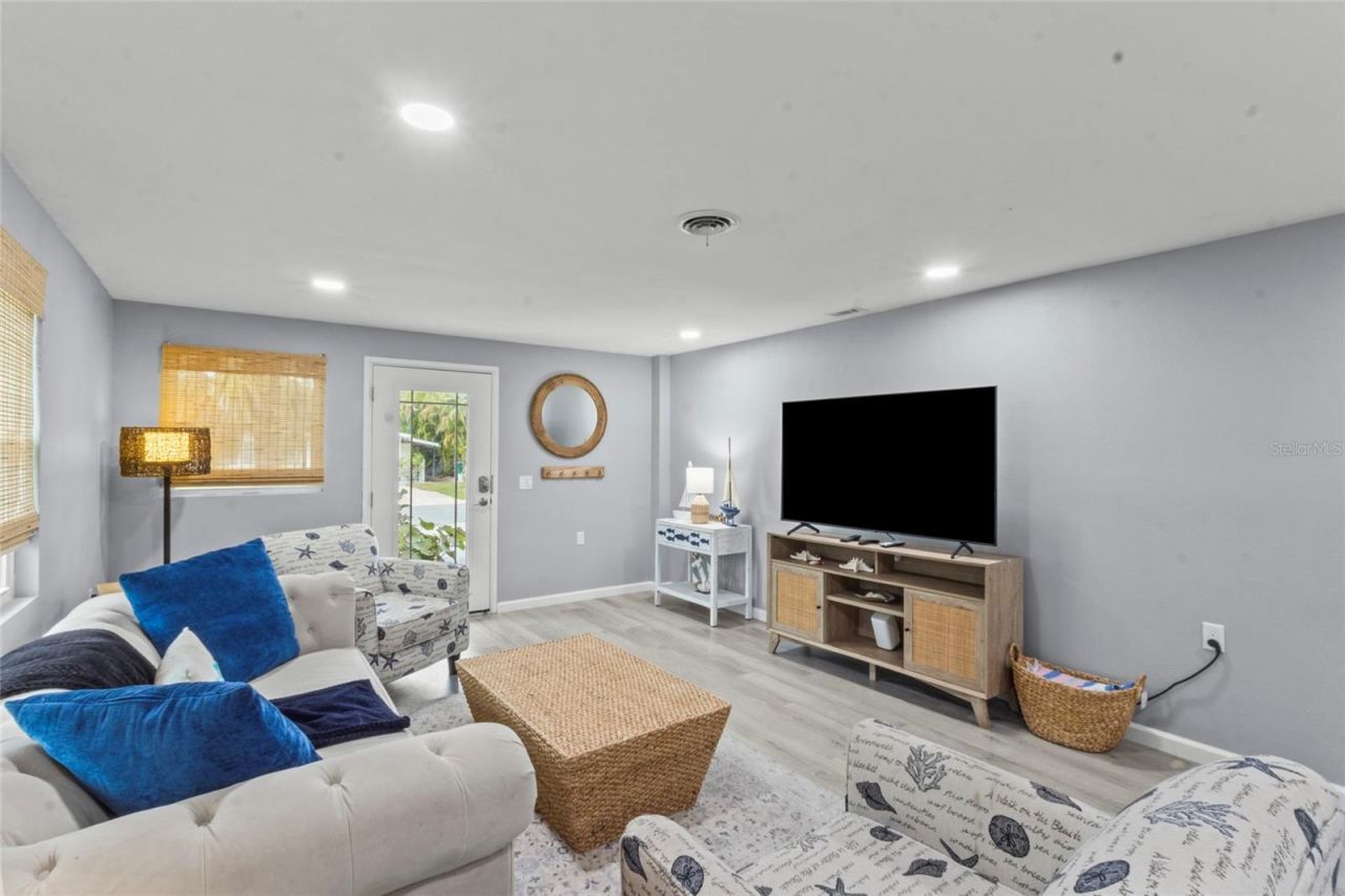 690 Fox Street, Longboat Key, FL 34228 Photo