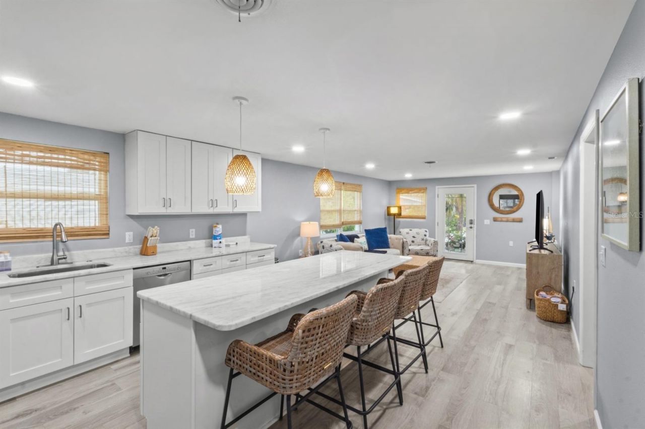 690 Fox Street, Longboat Key, FL 34228 Photo