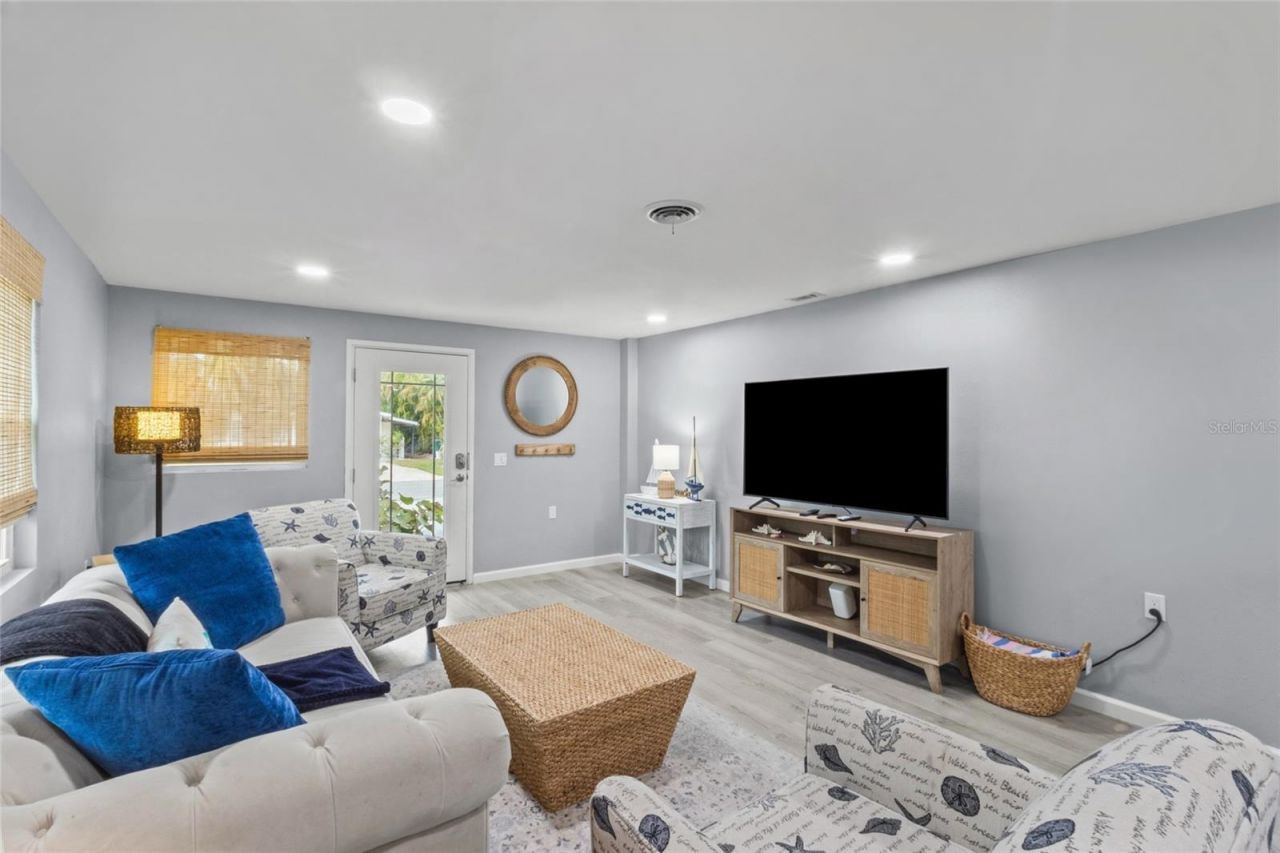 690 Fox Street, Longboat Key, FL 34228 Photo