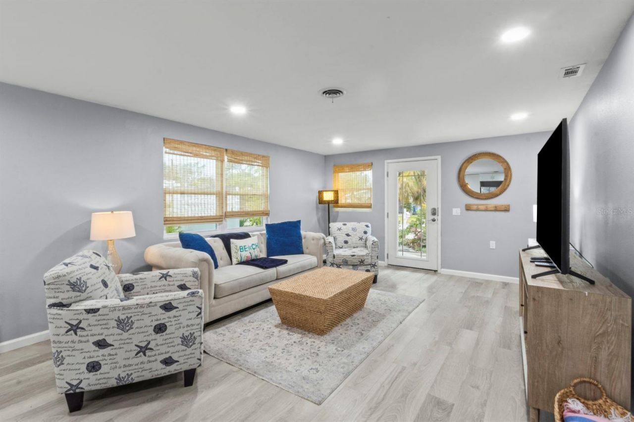 690 Fox Street, Longboat Key, FL 34228 Photo