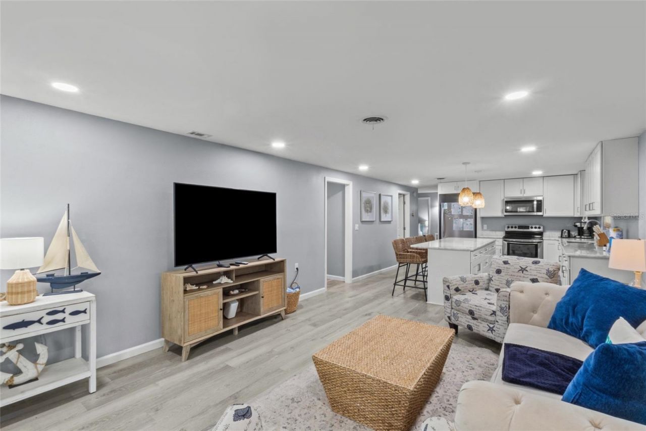 690 Fox Street, Longboat Key, FL 34228 Photo