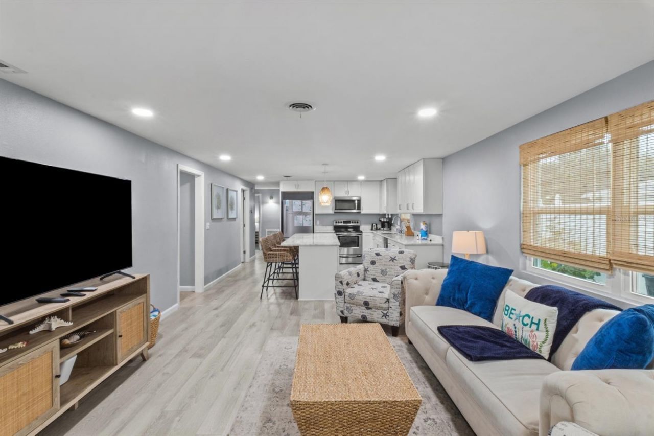 690 Fox Street, Longboat Key, FL 34228 Photo