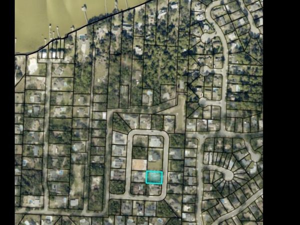4B Manor Circle, Gulf Breeze, FL 32563