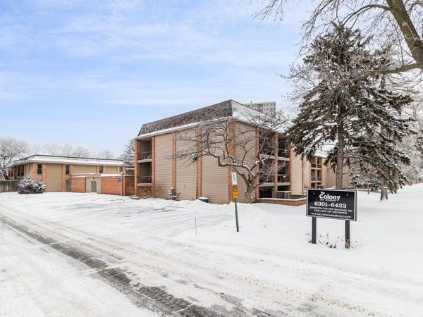 6423 Colony Way, Unit 1J, Edina, MN 55435