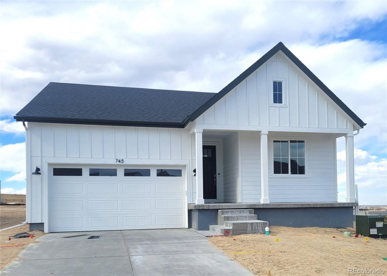745 Stillwell Avenue, Elizabeth, CO 80107 Main Photo