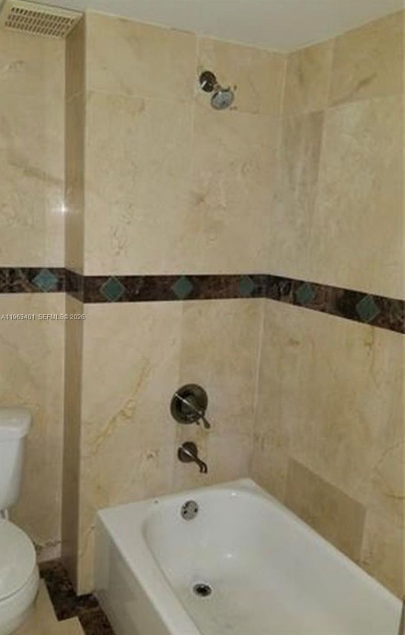 309 Lakeview Dr, Unit 204, Weston, FL 33326 Photo
