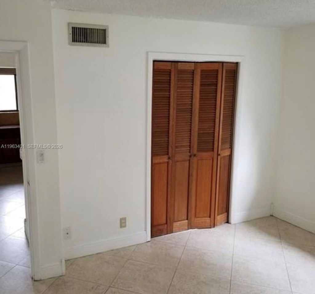 309 Lakeview Dr, Unit 204, Weston, FL 33326 Photo
