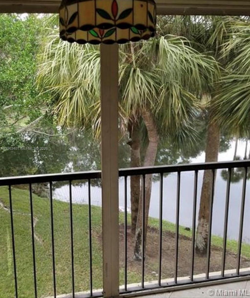 309 Lakeview Dr, Unit 204, Weston, FL 33326 Photo