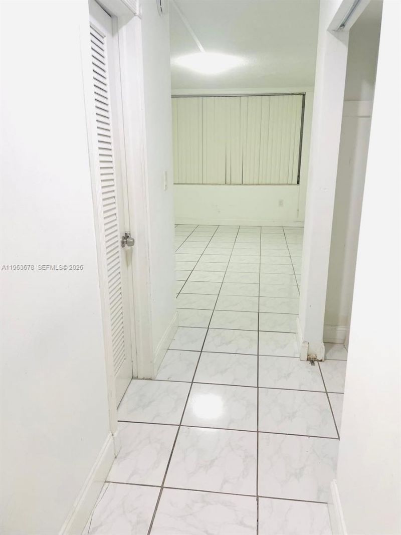 1401 NE 191st St , Unit D111, Miami, FL 33179 Photo