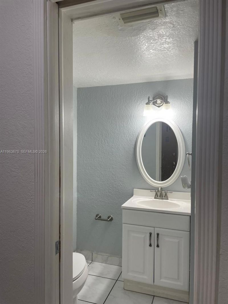 1401 NE 191st St , Unit D111, Miami, FL 33179 Photo