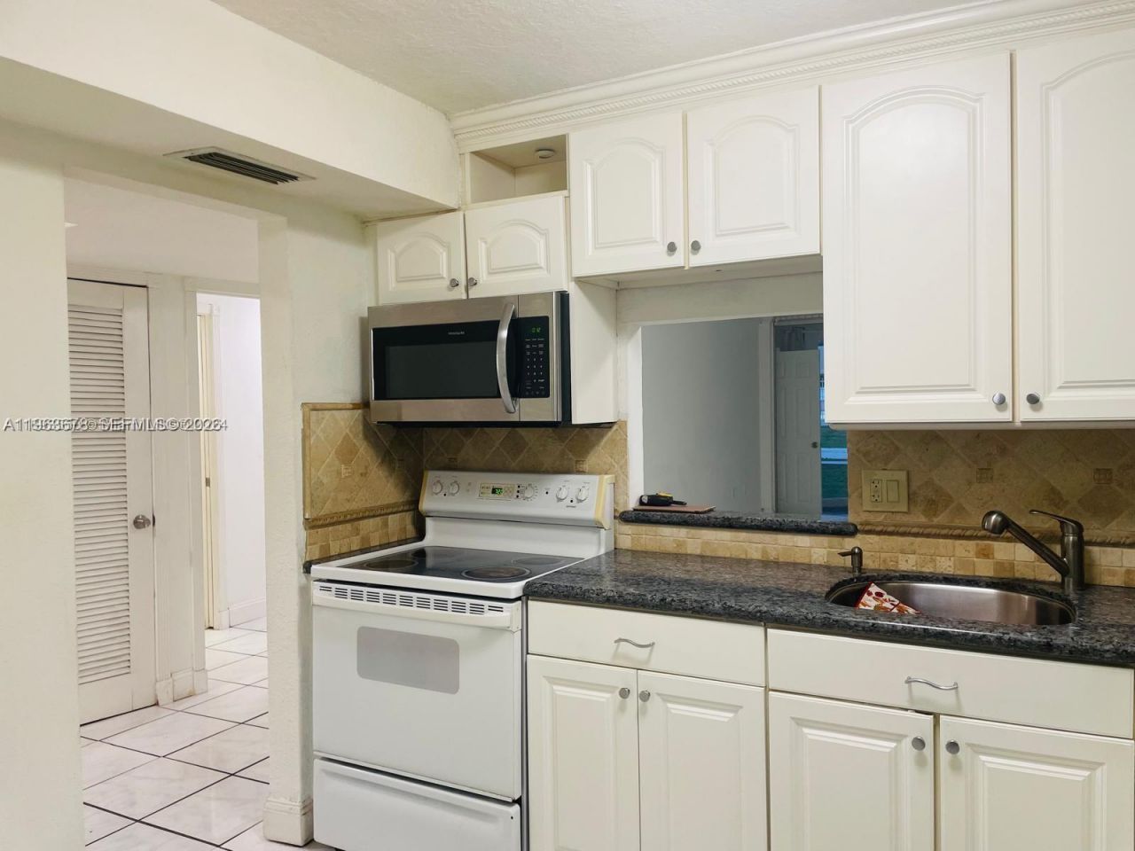 1401 NE 191st St , Unit D111, Miami, FL 33179 Photo